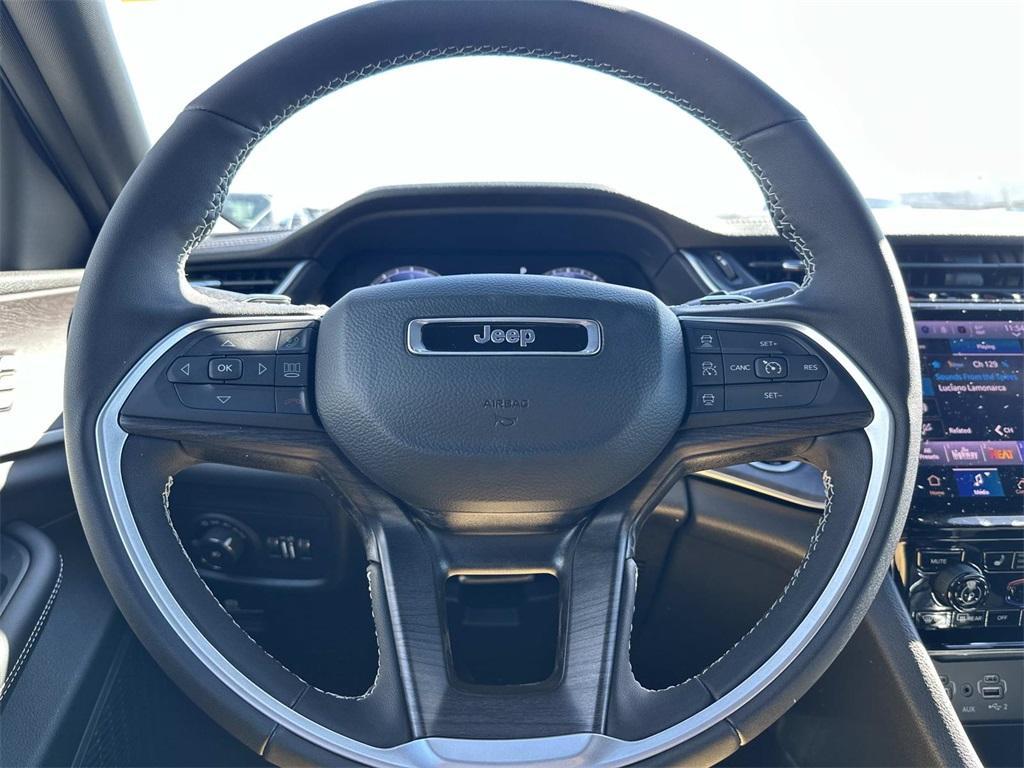 new 2025 Jeep Grand Cherokee car, priced at $49,320