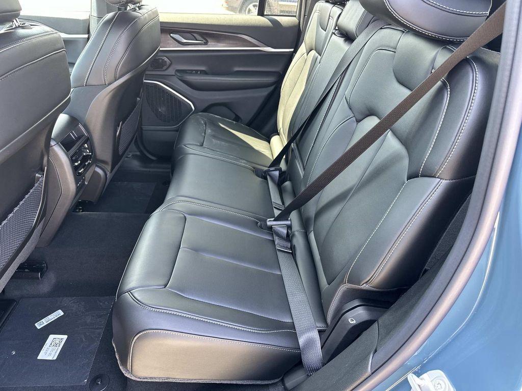 new 2026 Jeep Grand Cherokee car, priced at $47,922