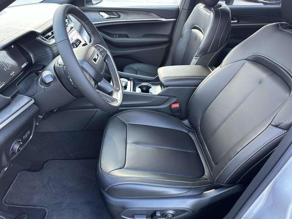 new 2025 Jeep Grand Cherokee L car, priced at $51,280