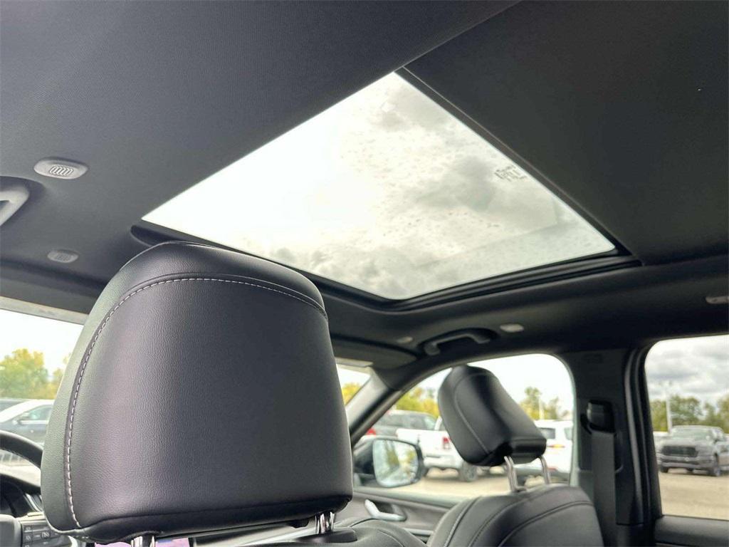 new 2025 Jeep Grand Cherokee car, priced at $49,130