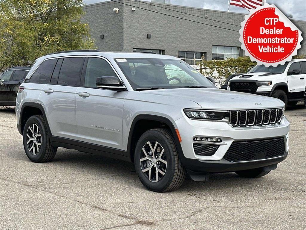 new 2025 Jeep Grand Cherokee car, priced at $49,130