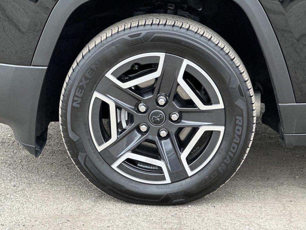 new 2026 Jeep Cherokee car, priced at $45,583