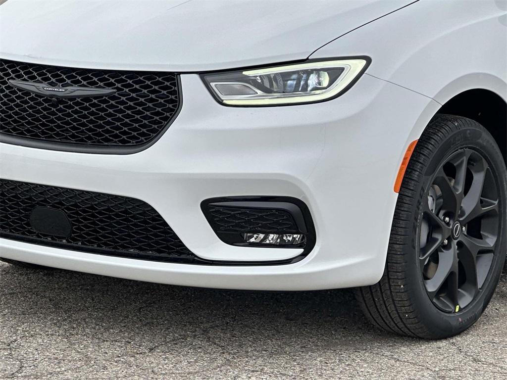 new 2026 Chrysler Pacifica car, priced at $50,372