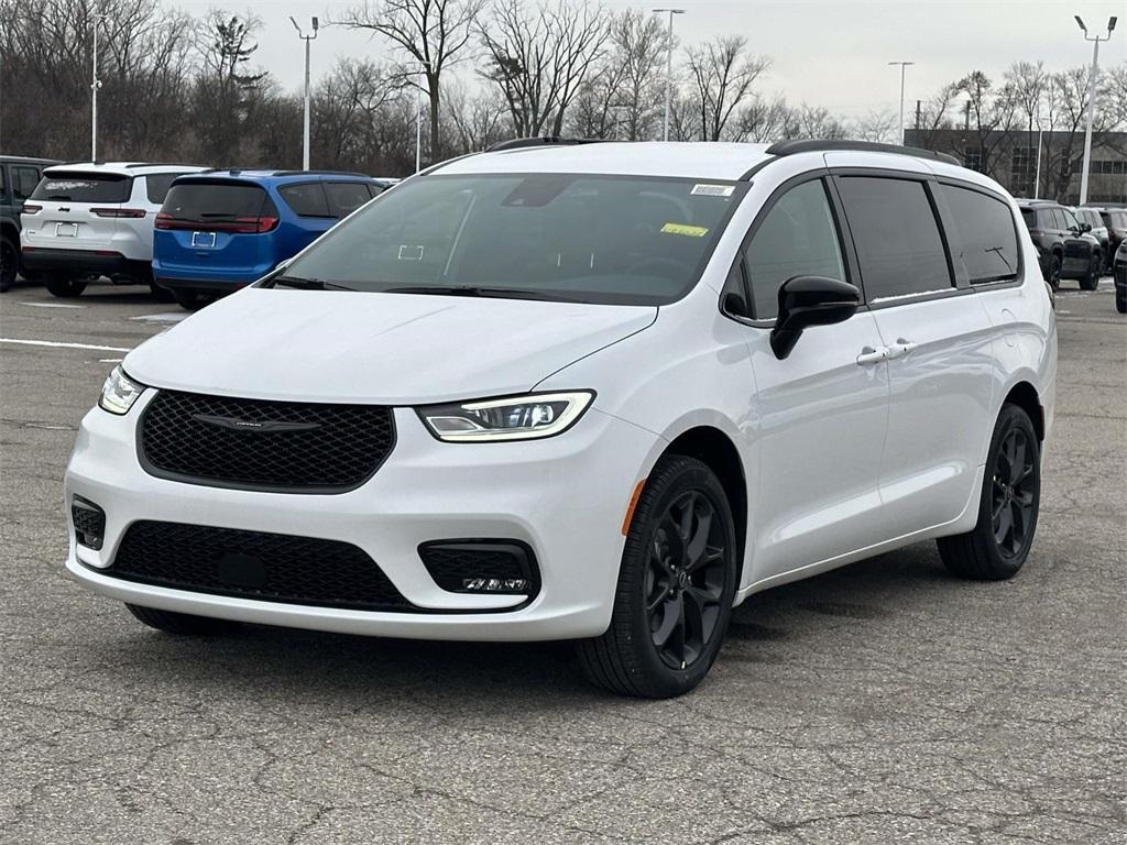 new 2026 Chrysler Pacifica car, priced at $50,372