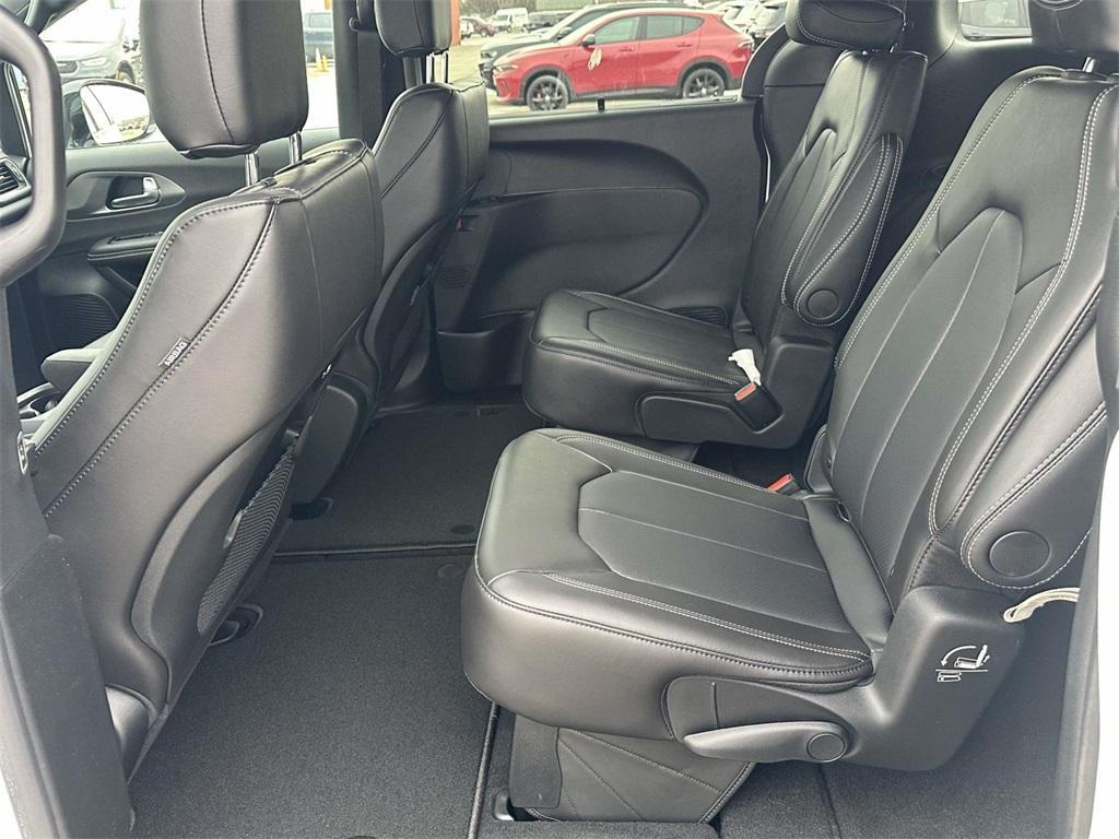 new 2026 Chrysler Pacifica car, priced at $50,372
