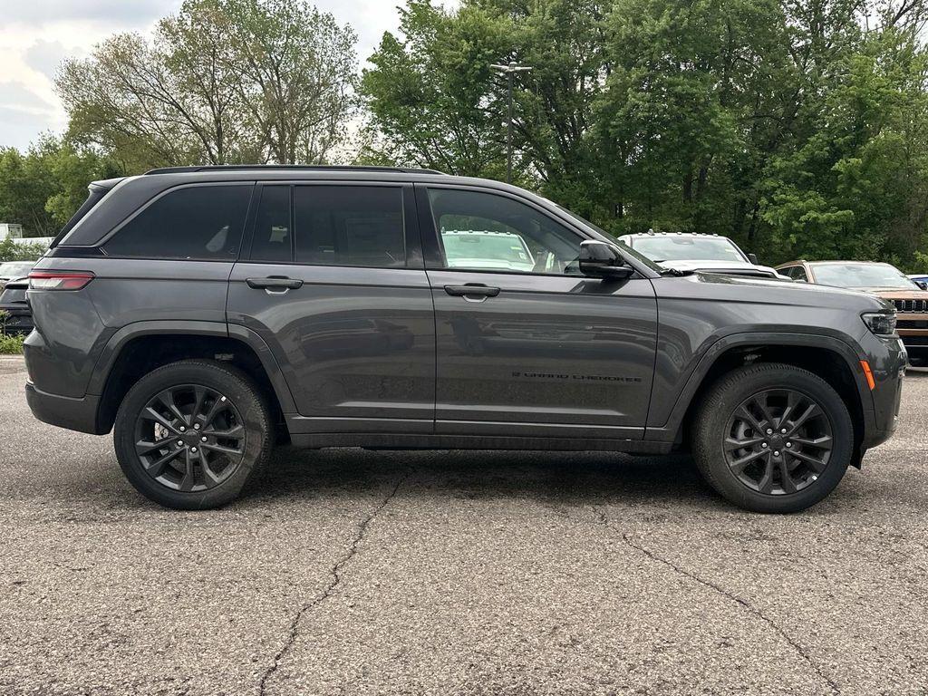 new 2026 Jeep Grand Cherokee car, priced at $52,696