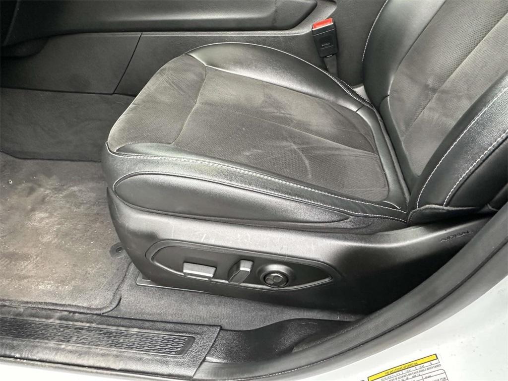 used 2023 Jeep Grand Cherokee L car, priced at $33,495