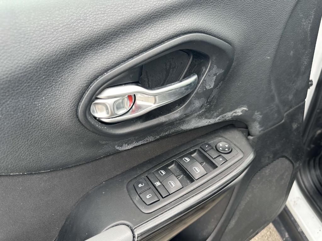 used 2014 Jeep Cherokee car, priced at $8,995