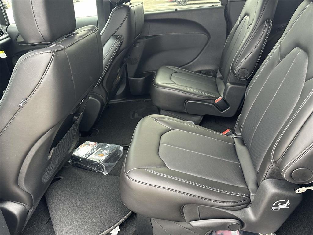 new 2026 Chrysler Pacifica car, priced at $45,359