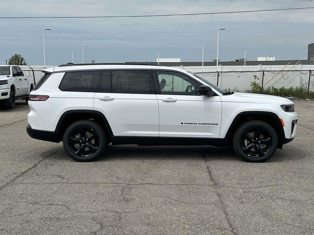 new 2026 Jeep Grand Cherokee L car, priced at $52,218