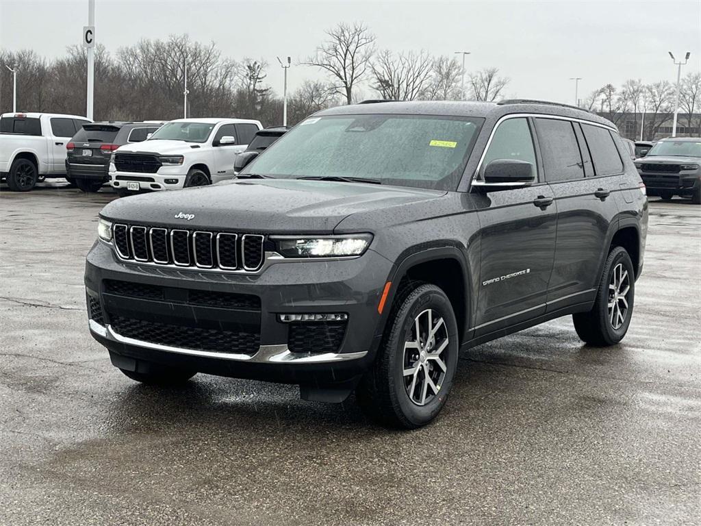 new 2025 Jeep Grand Cherokee L car, priced at $48,827