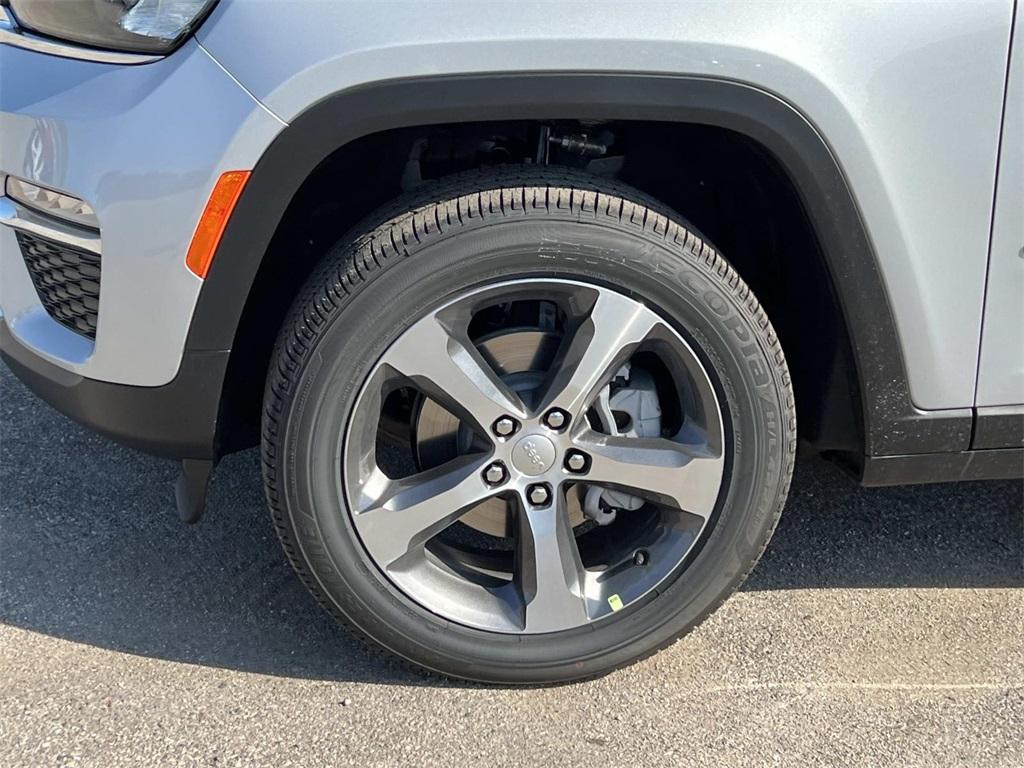 new 2025 Jeep Grand Cherokee car, priced at $53,091