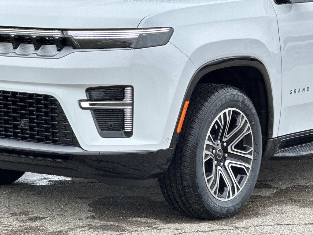 new 2026 Jeep Grand Wagoneer car, priced at $69,933
