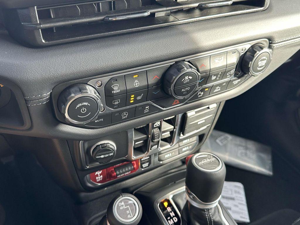 new 2026 Jeep Gladiator car, priced at $61,420