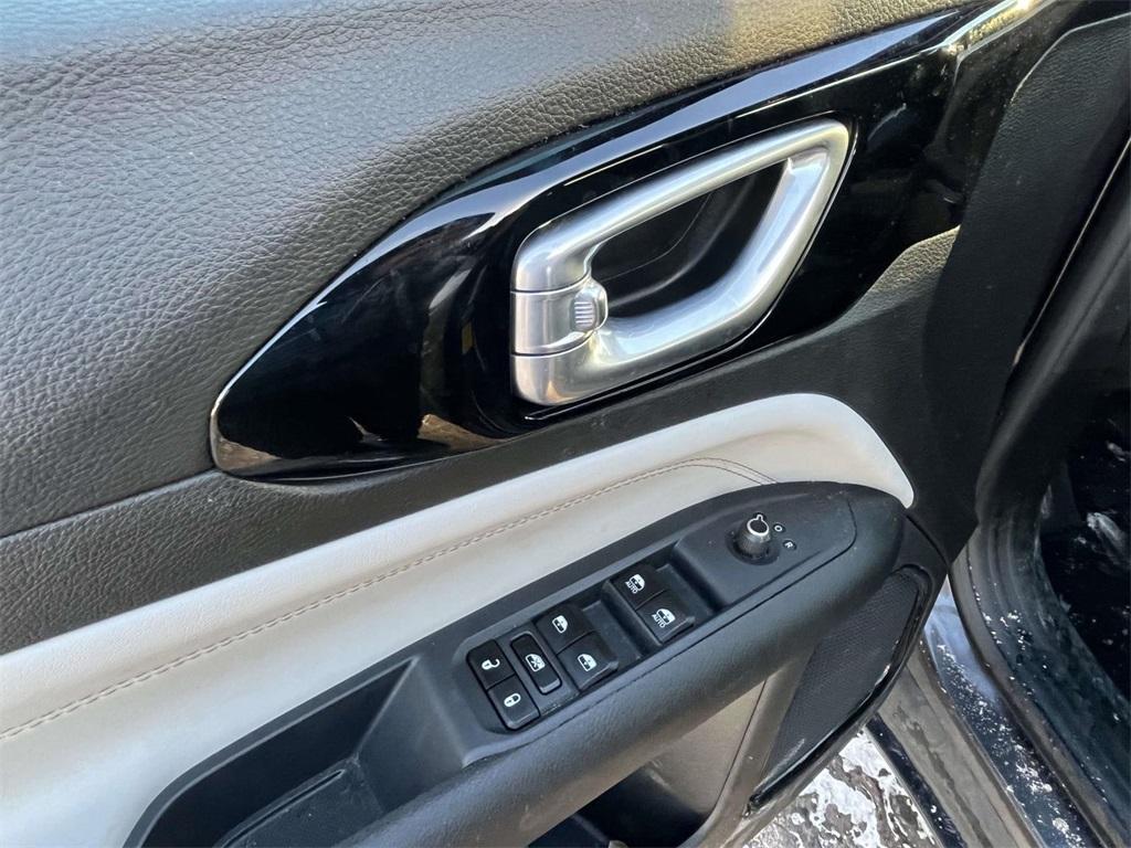 used 2023 Jeep Compass car, priced at $19,995