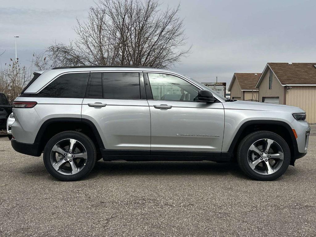 new 2026 Jeep Grand Cherokee car, priced at $47,962
