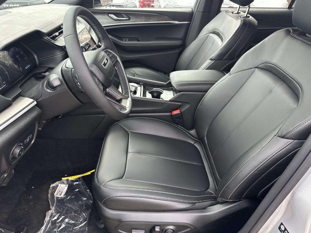 new 2026 Jeep Grand Cherokee car, priced at $47,962