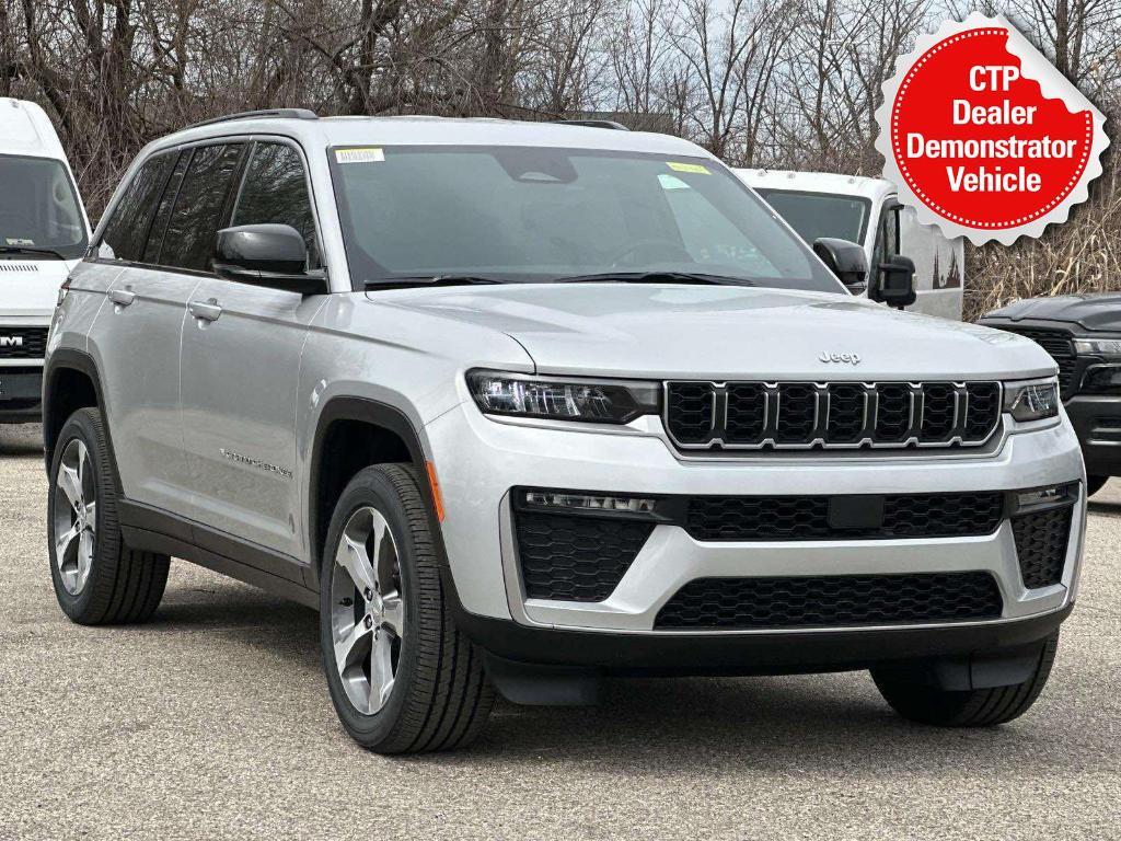 new 2026 Jeep Grand Cherokee car, priced at $47,962