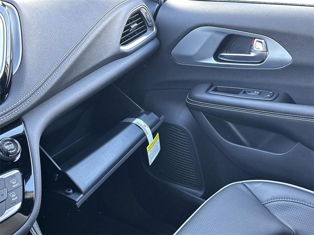 new 2026 Chrysler Pacifica car, priced at $55,611