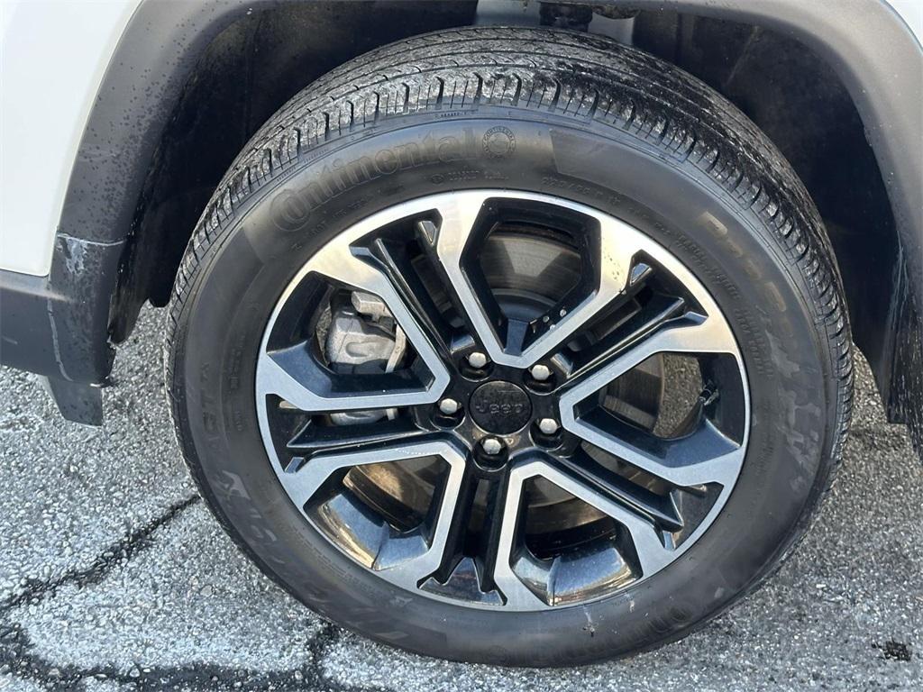 used 2024 Jeep Compass car, priced at $24,995