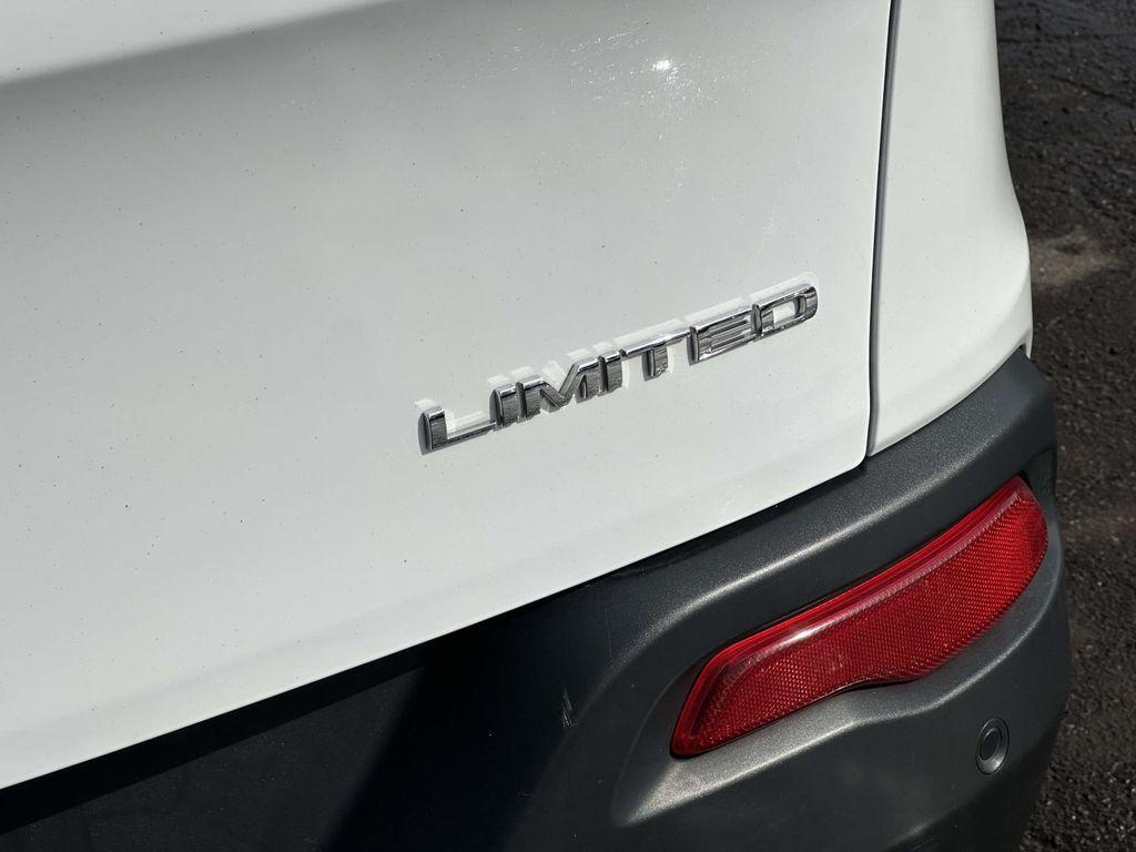 used 2018 Jeep Cherokee car, priced at $16,995