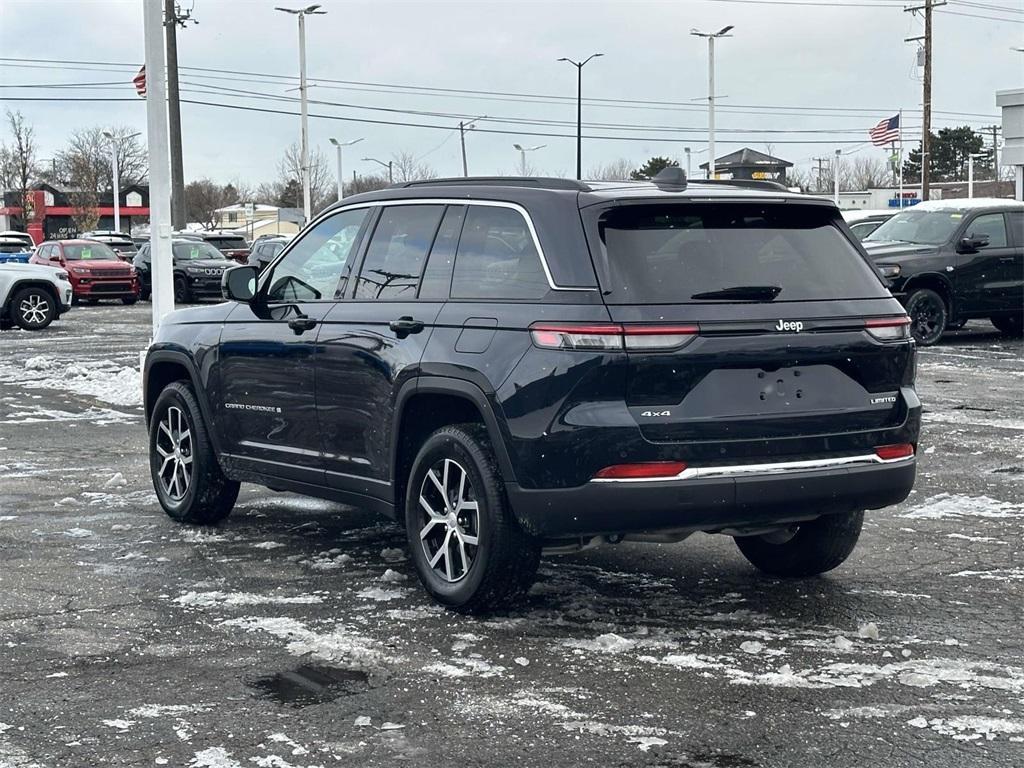 used 2024 Jeep Grand Cherokee car, priced at $32,995