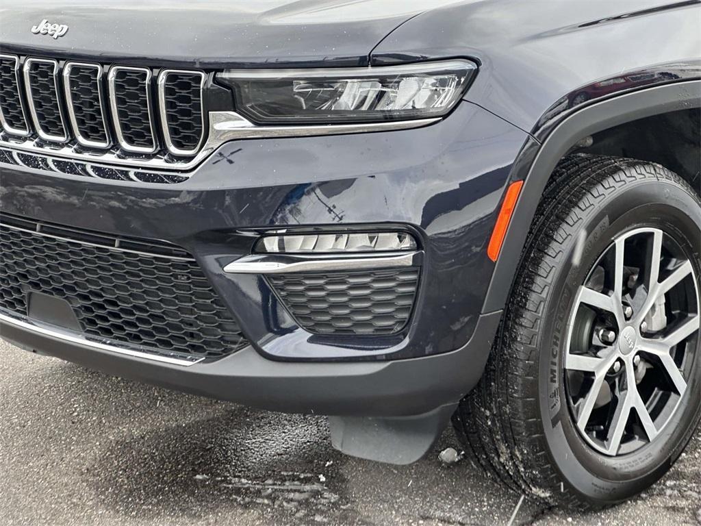used 2024 Jeep Grand Cherokee car, priced at $32,995