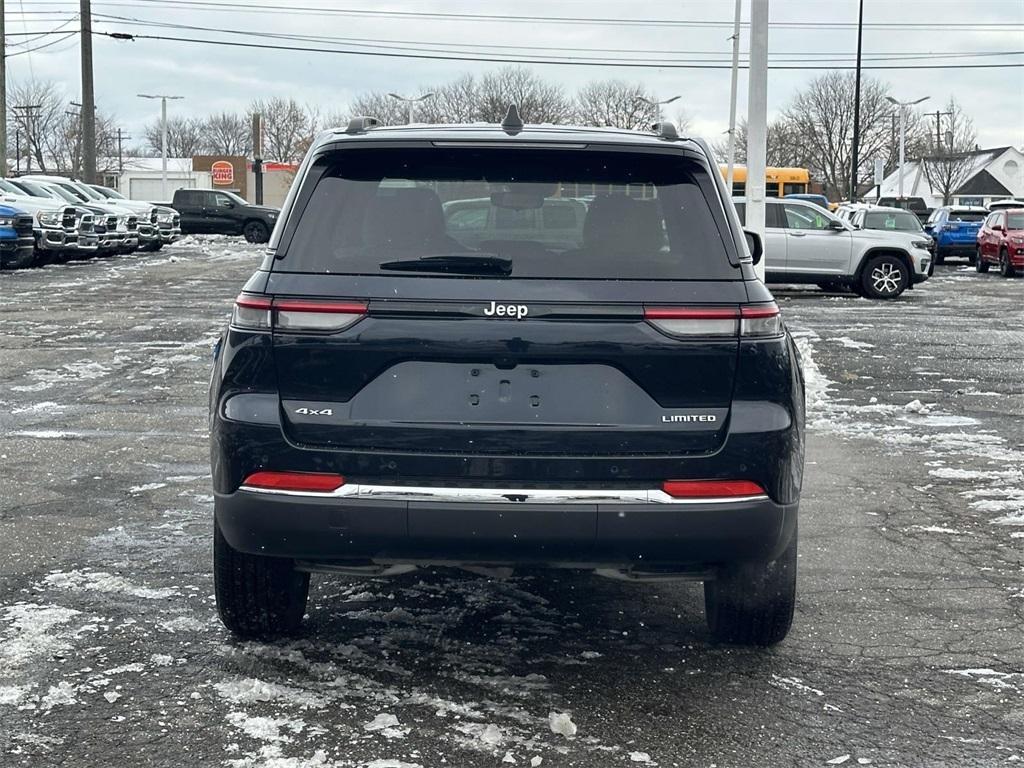 used 2024 Jeep Grand Cherokee car, priced at $32,995
