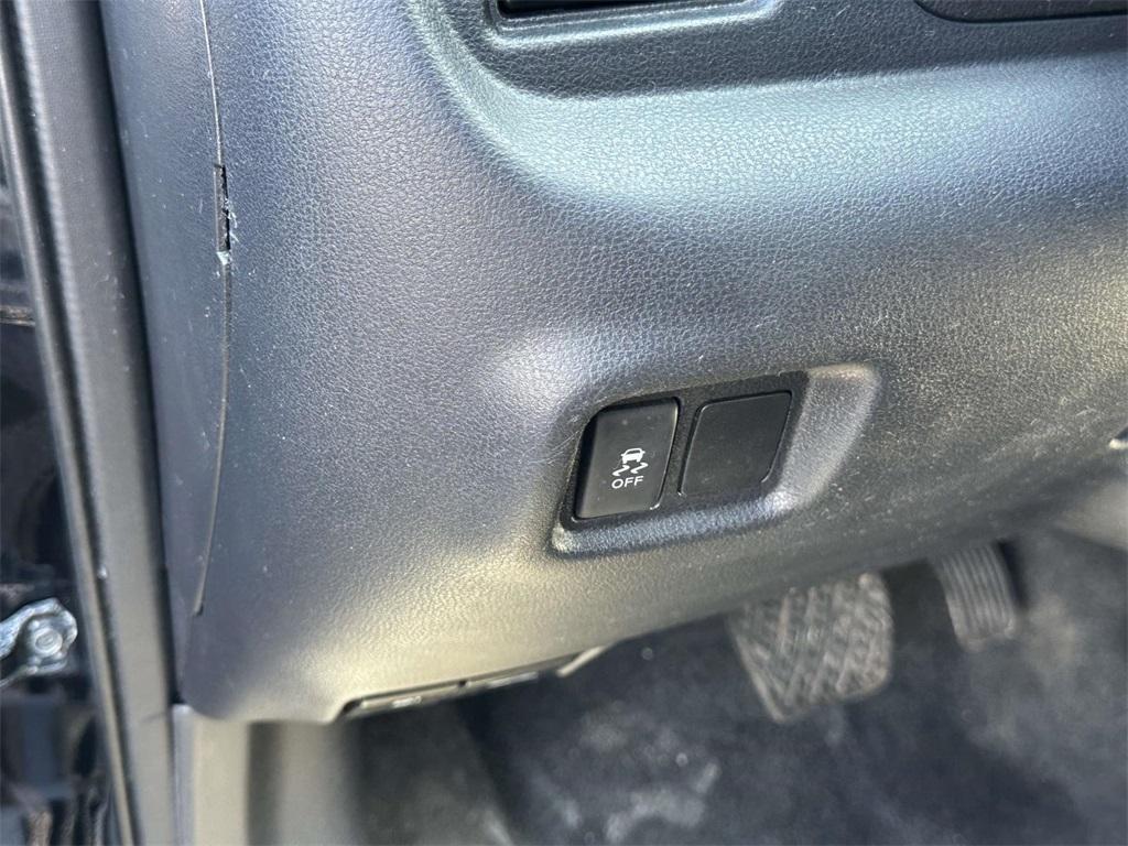 used 2015 Nissan Versa Note car, priced at $5,995