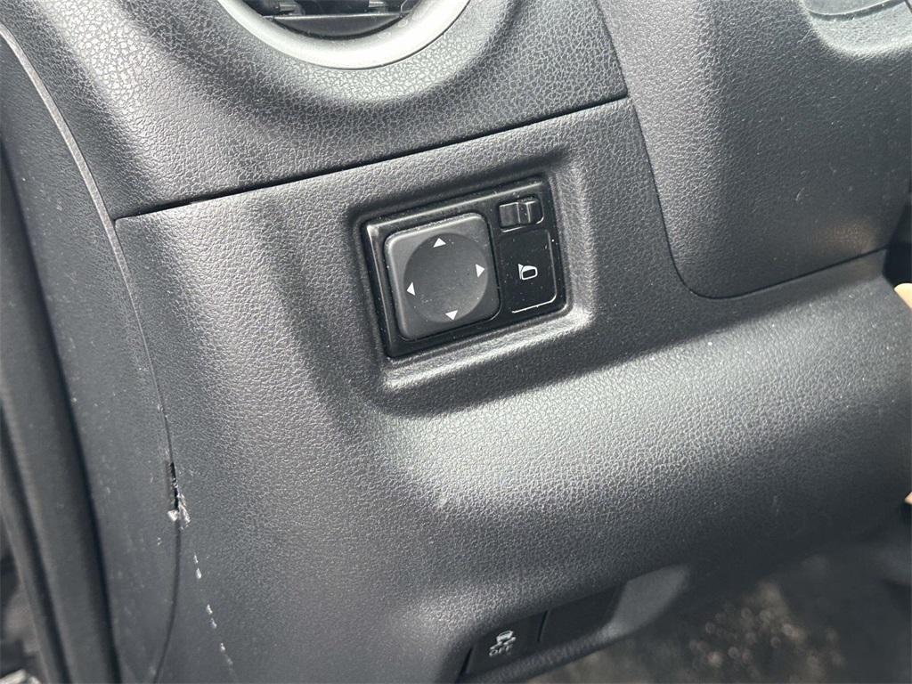 used 2015 Nissan Versa Note car, priced at $5,995