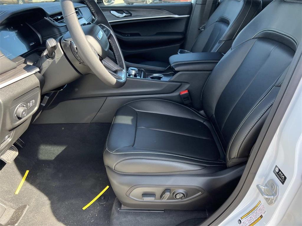 new 2025 Jeep Grand Cherokee car, priced at $48,784