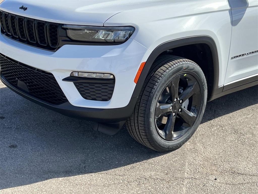 new 2025 Jeep Grand Cherokee car, priced at $48,784