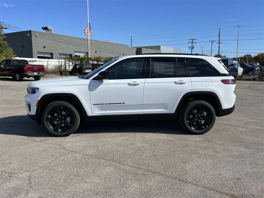 new 2025 Jeep Grand Cherokee car, priced at $48,784