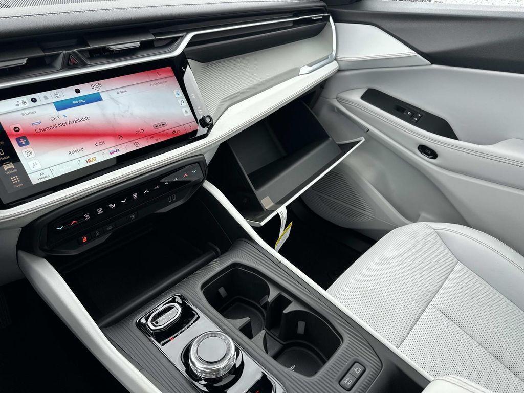 new 2026 Jeep Cherokee car, priced at $44,160