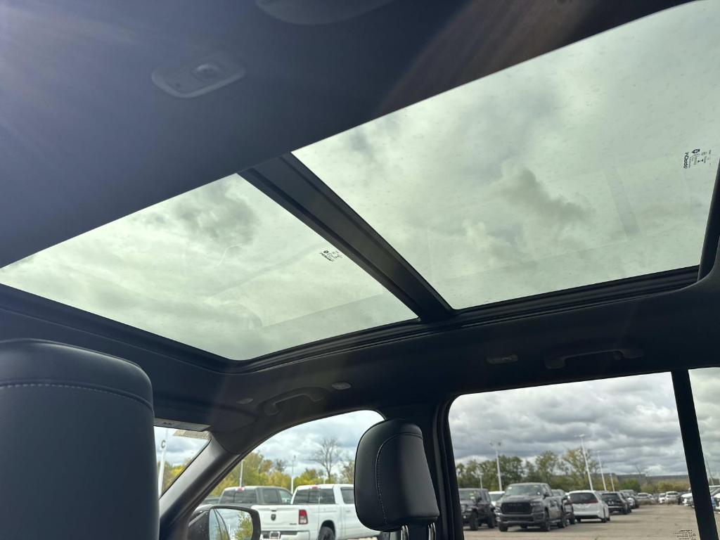 new 2025 Jeep Grand Cherokee car, priced at $49,130