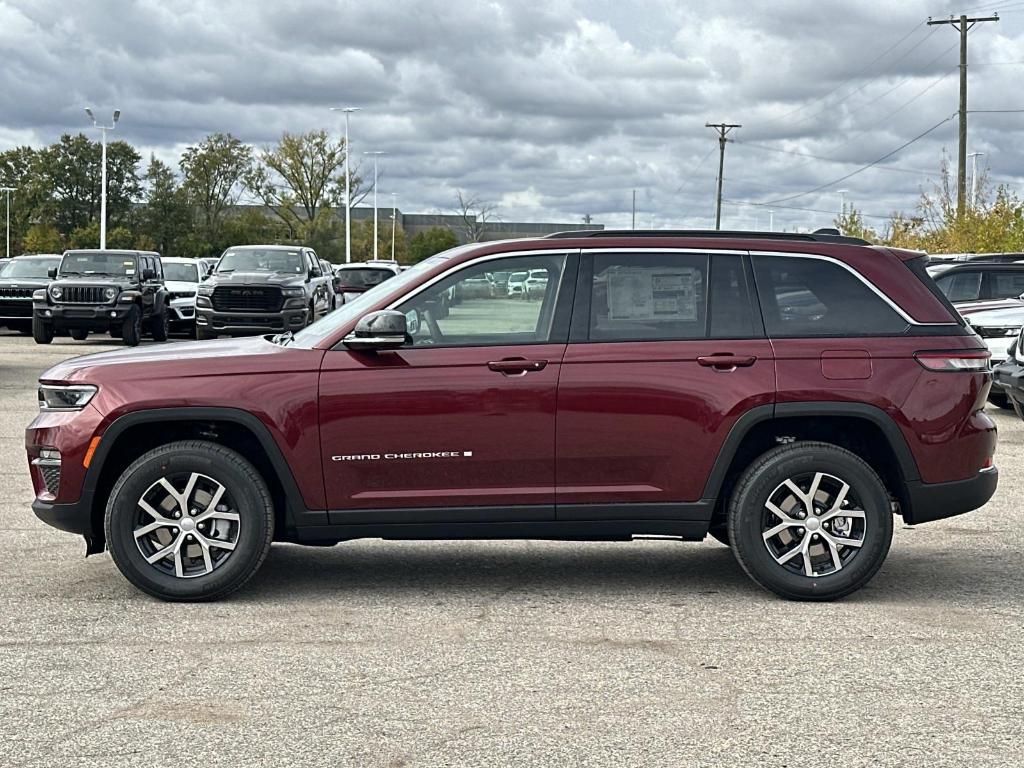 new 2025 Jeep Grand Cherokee car, priced at $49,130