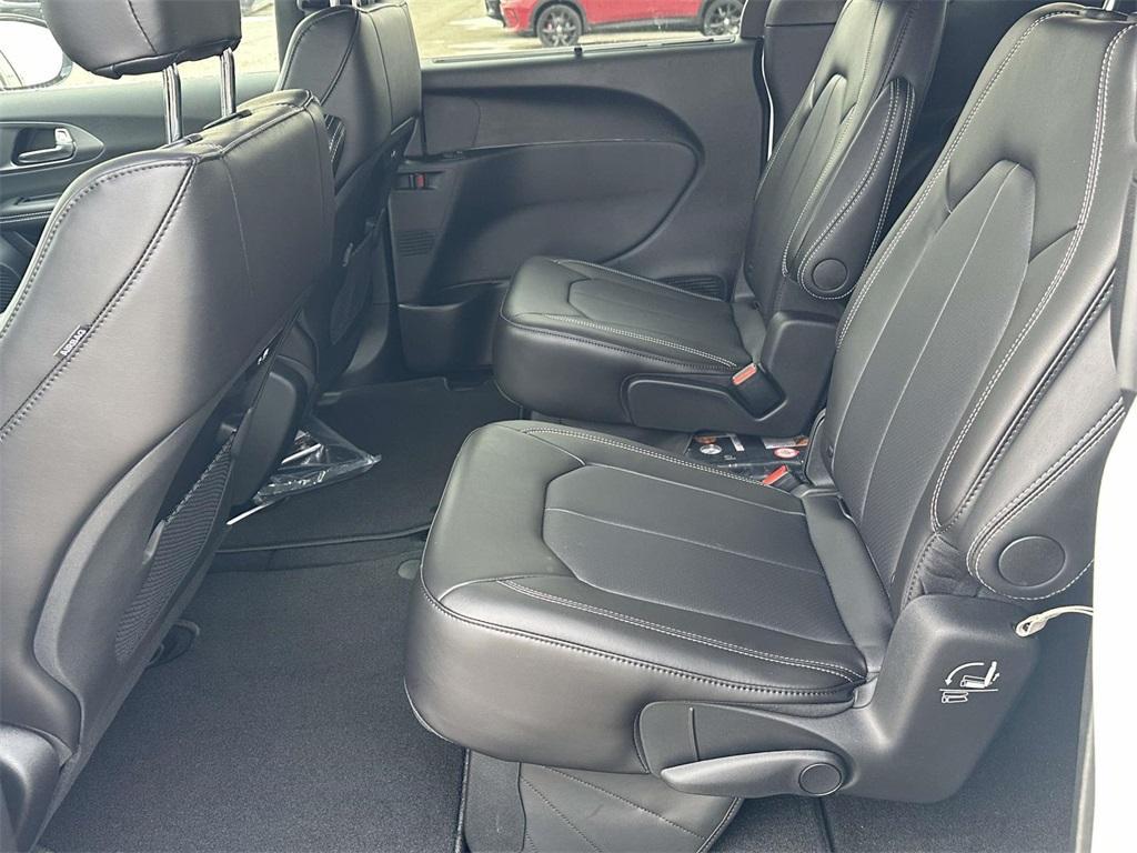 new 2026 Chrysler Pacifica car, priced at $45,359