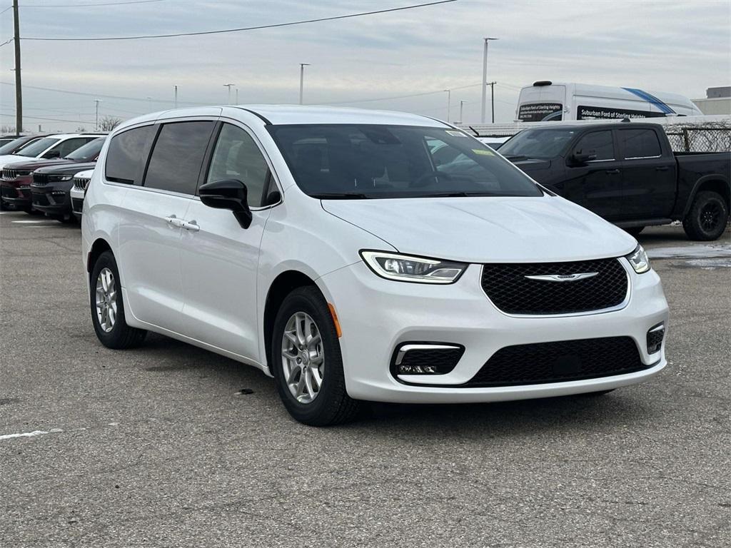 new 2026 Chrysler Pacifica car, priced at $45,359