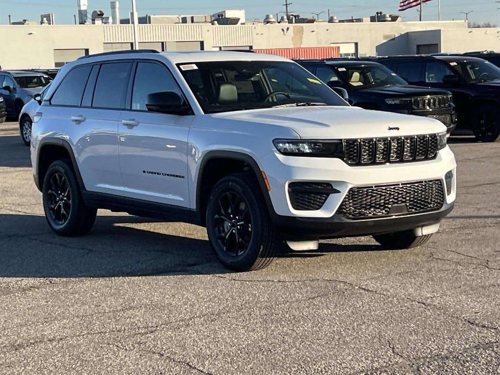 new 2025 Jeep Grand Cherokee car, priced at $45,760