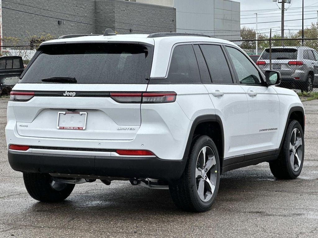 new 2026 Jeep Grand Cherokee car, priced at $47,922