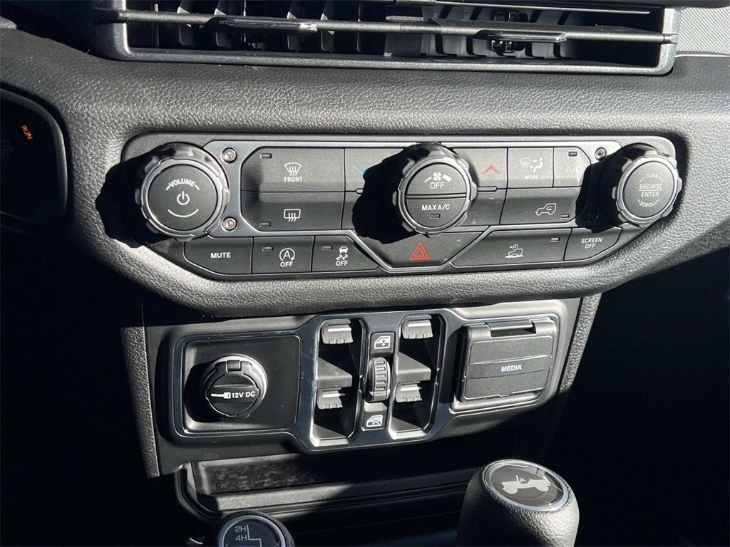 new 2026 Jeep Wrangler car, priced at $46,662