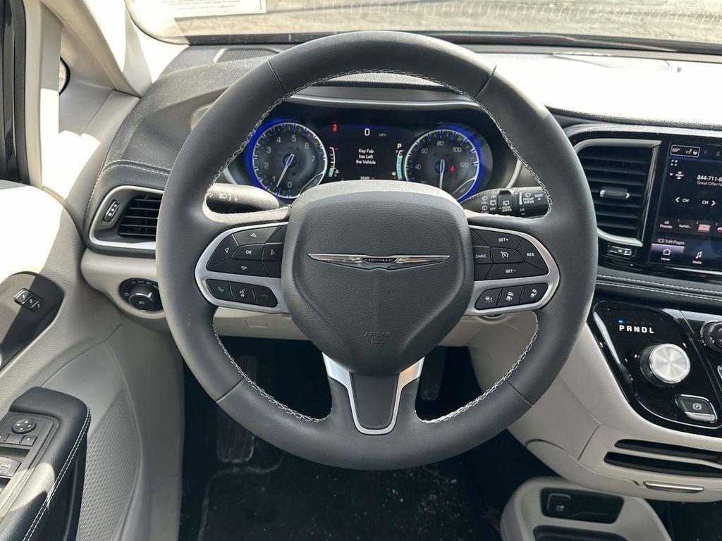 used 2023 Chrysler Pacifica car, priced at $28,995
