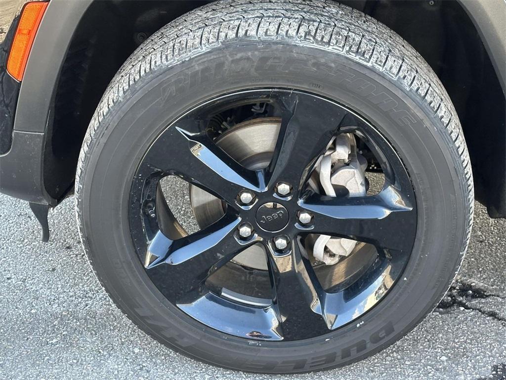 used 2024 Jeep Grand Cherokee car, priced at $35,895