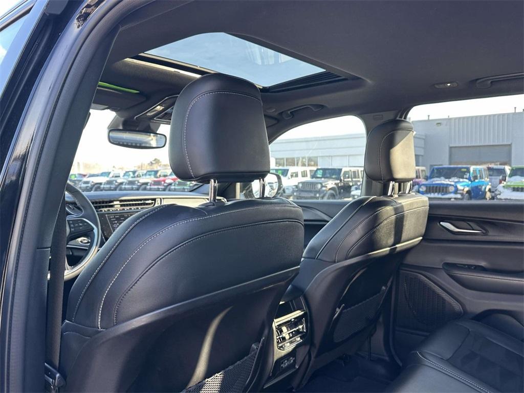 used 2024 Jeep Grand Cherokee car, priced at $35,895