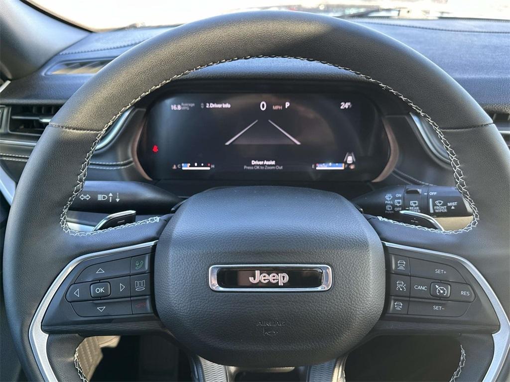used 2024 Jeep Grand Cherokee car, priced at $35,895