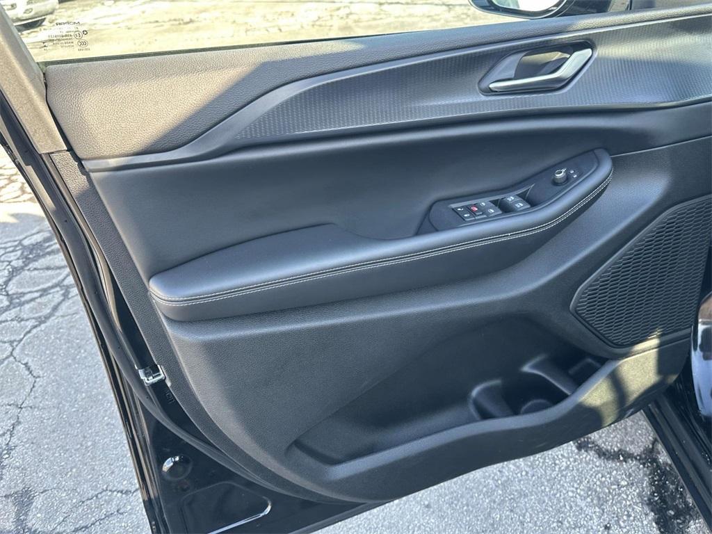 used 2024 Jeep Grand Cherokee car, priced at $35,895