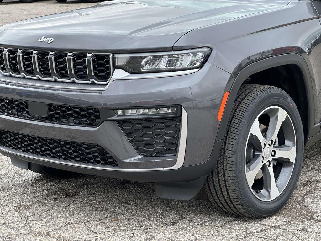new 2026 Jeep Grand Cherokee car, priced at $47,962