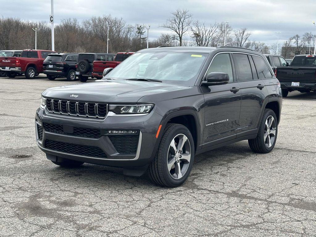 new 2026 Jeep Grand Cherokee car, priced at $47,962