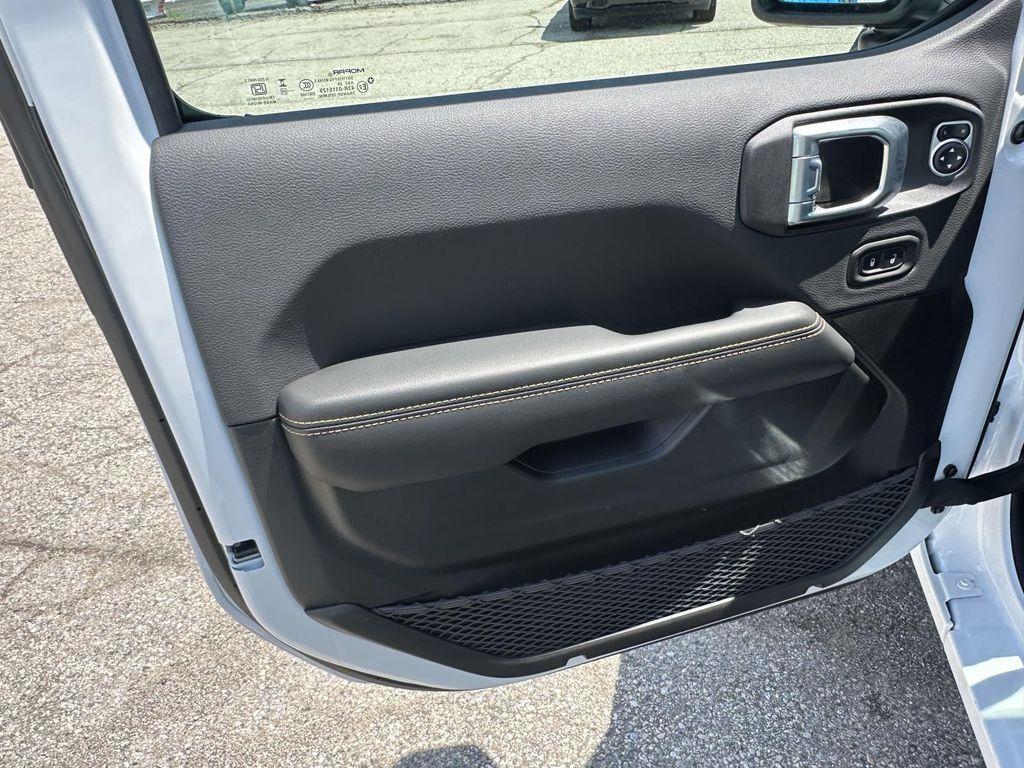 new 2026 Jeep Gladiator car, priced at $51,296