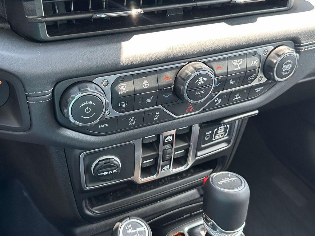 new 2026 Jeep Gladiator car, priced at $51,296